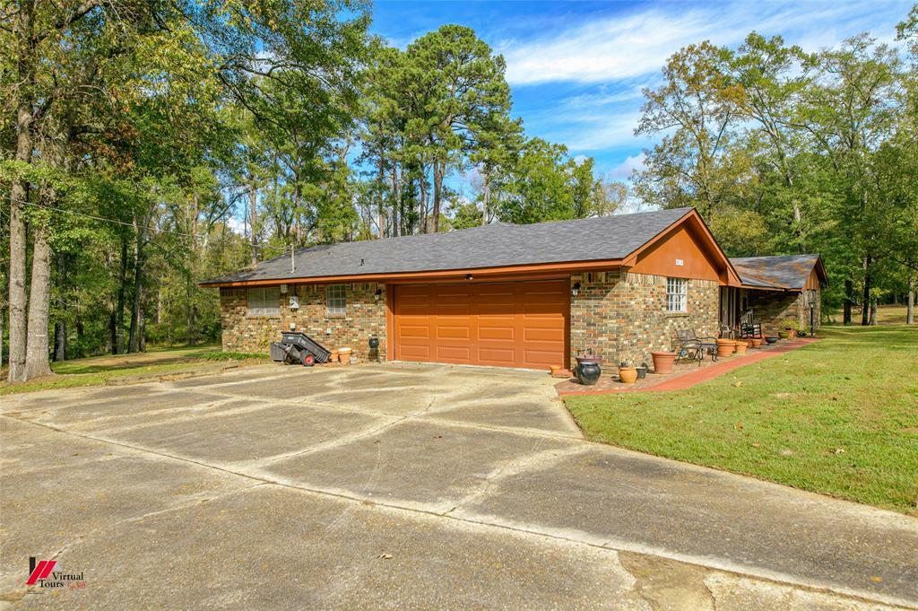 Property Photo: 1202 Highway 171 LA 71078
