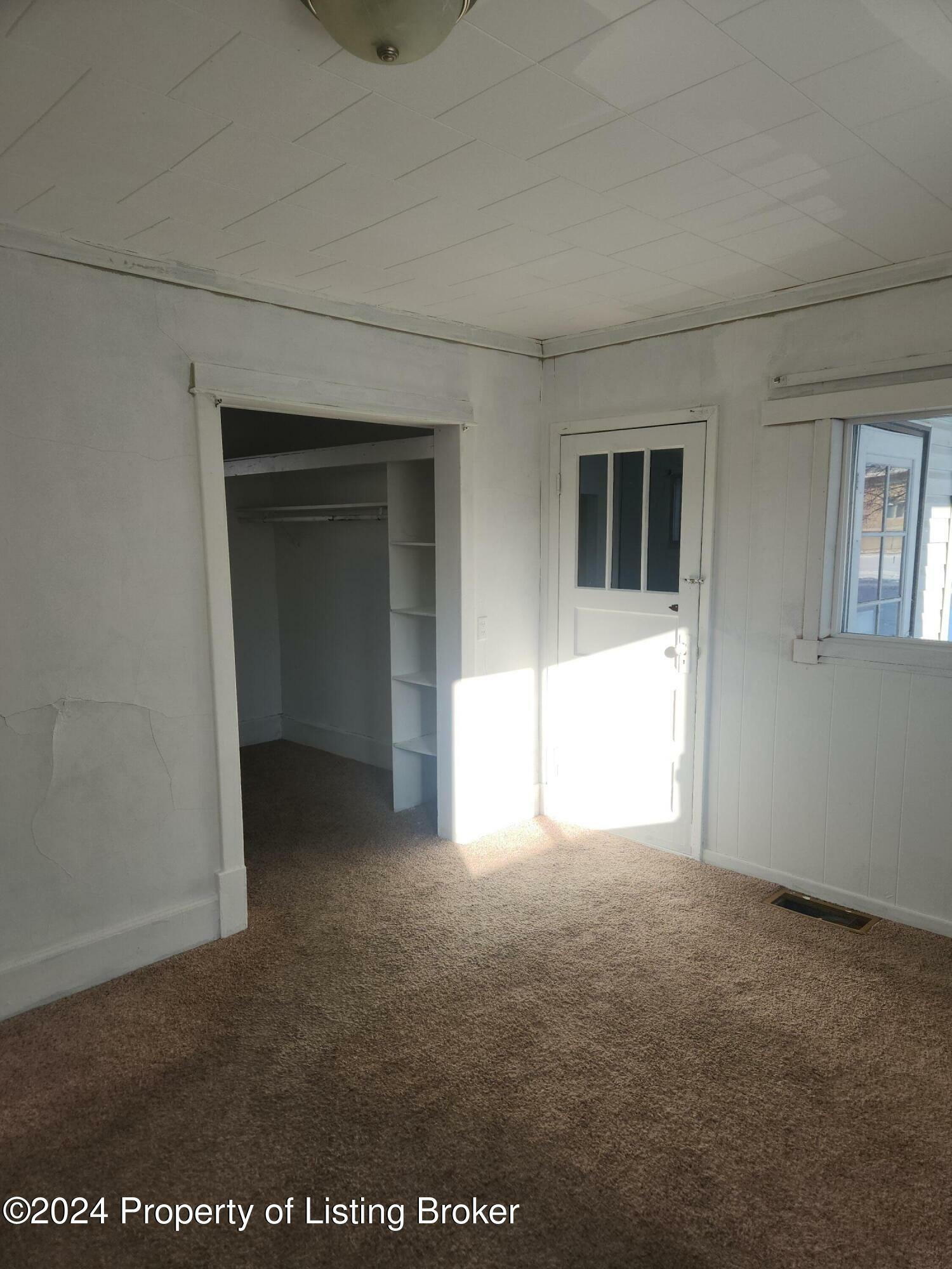 Property Photo:  203 2nd Street S  ND 58631 