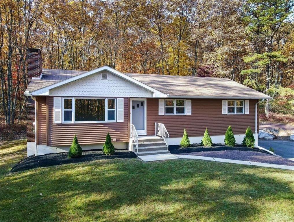 Property Photo: 3205 Woodcrest Avenue PA 18330