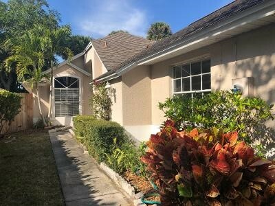 Property Photo:  480 10th Place  FL 32960 