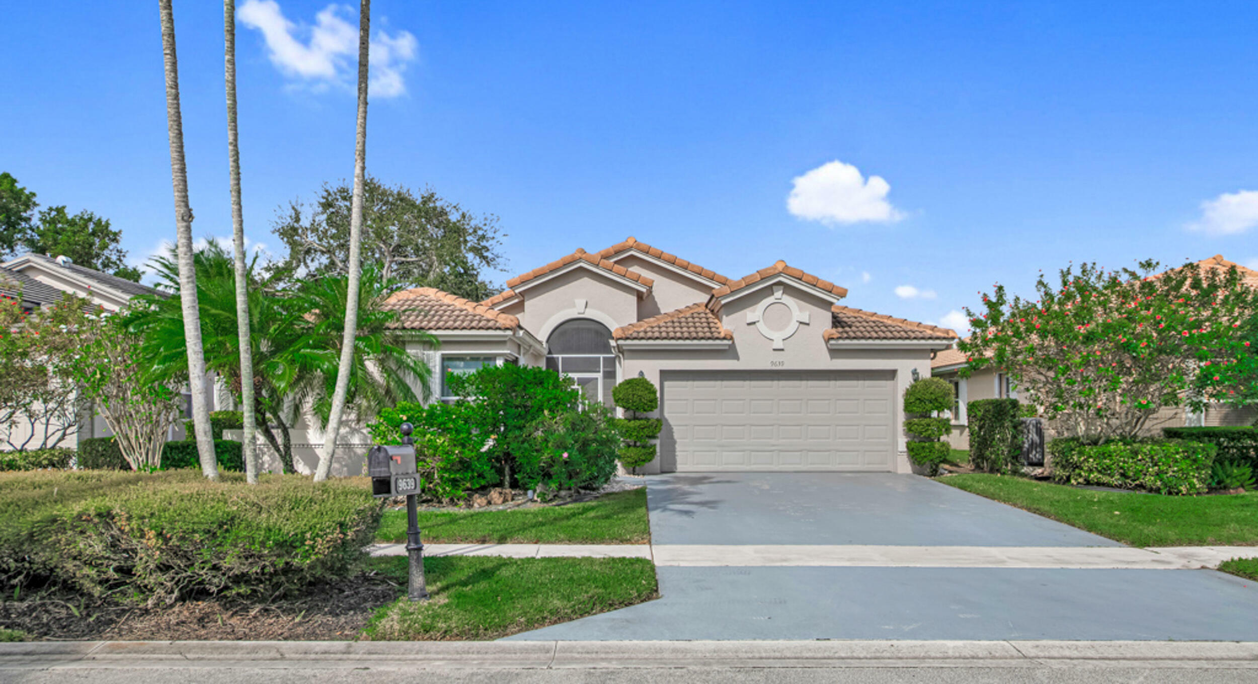 Property Photo:  9639 Harbour Lake Circle  FL 33437 