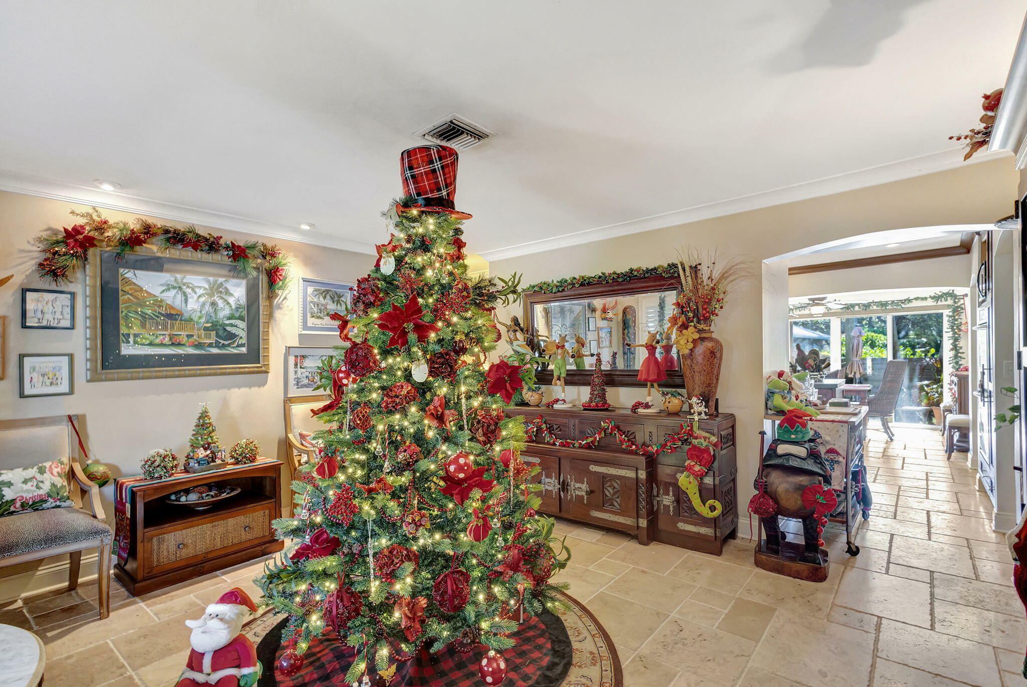 Property Photo:  2076 S Suzanne Circle  FL 33408 