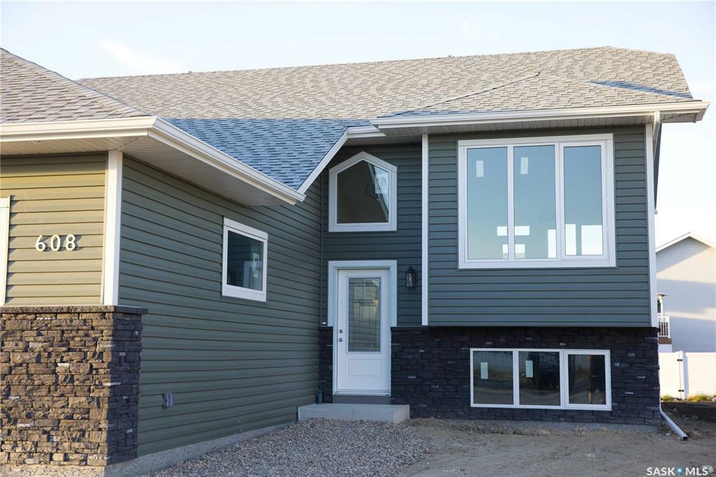 Photo de la propriété:  608 Weir Crescent  SK S0K 4S1 