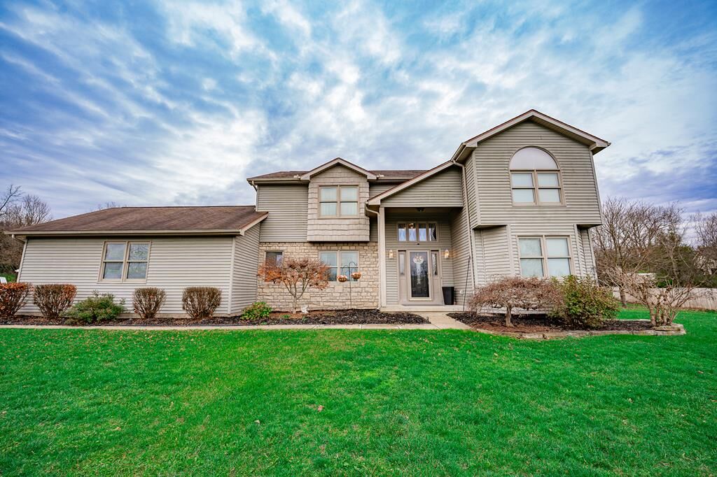 Property Photo: 62 Valley View Court OH 45601