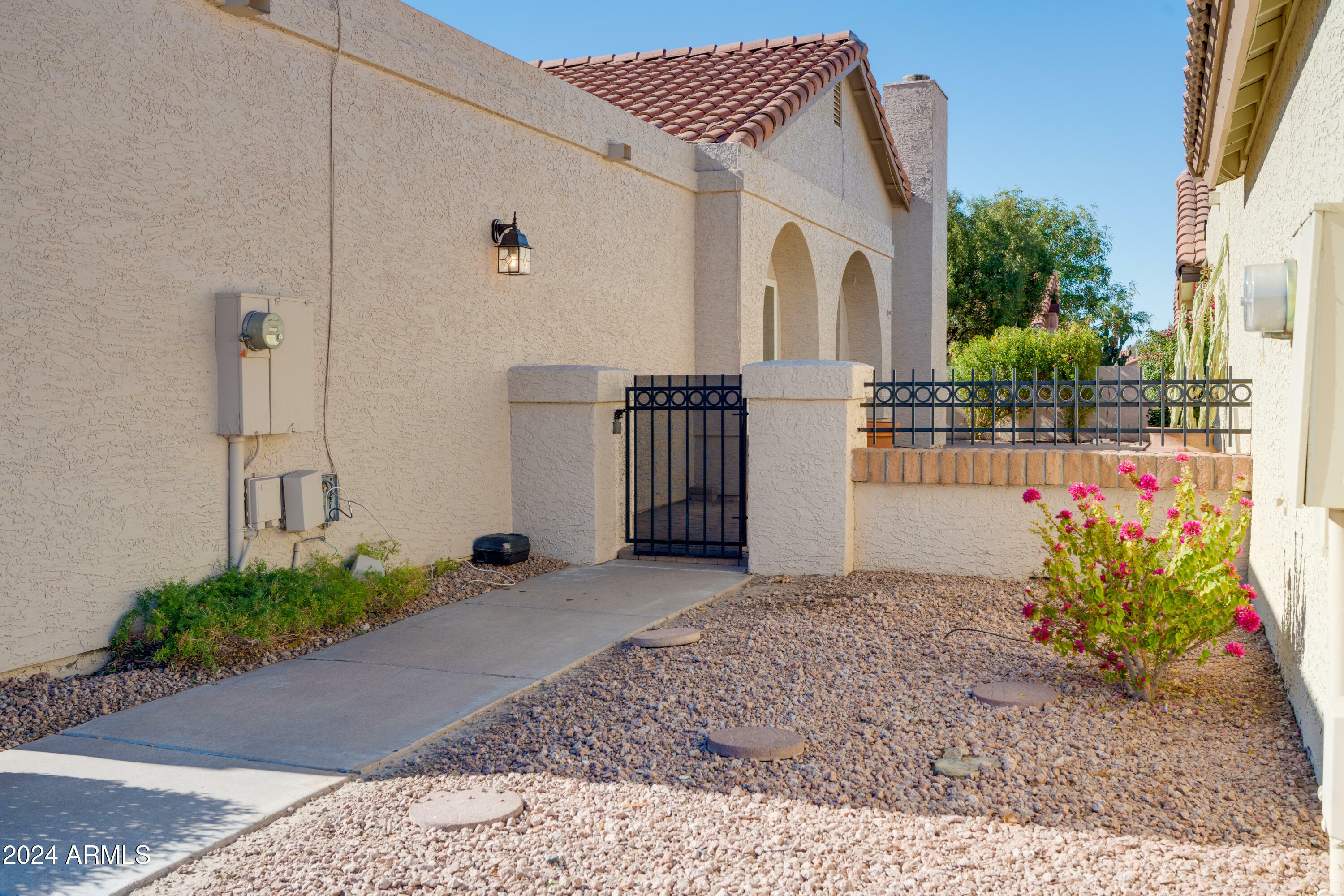 Property Photo:  1386 N Bullmoose Court  AZ 85224 