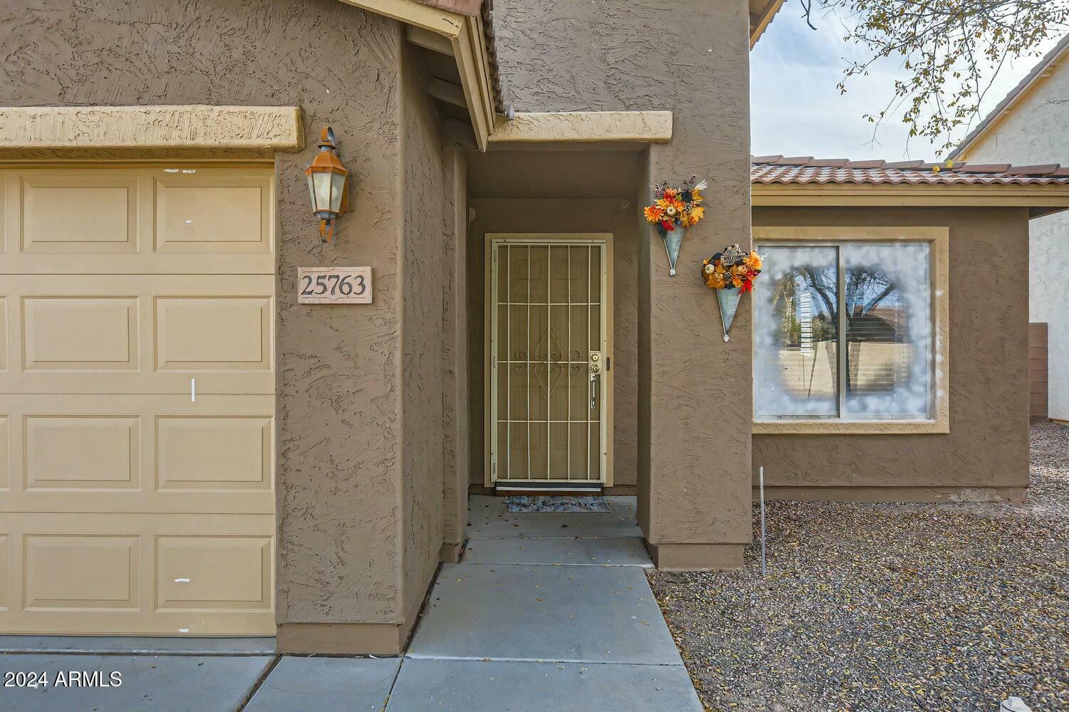 Property Photo: 25763 W Satellite Lane AZ 85326