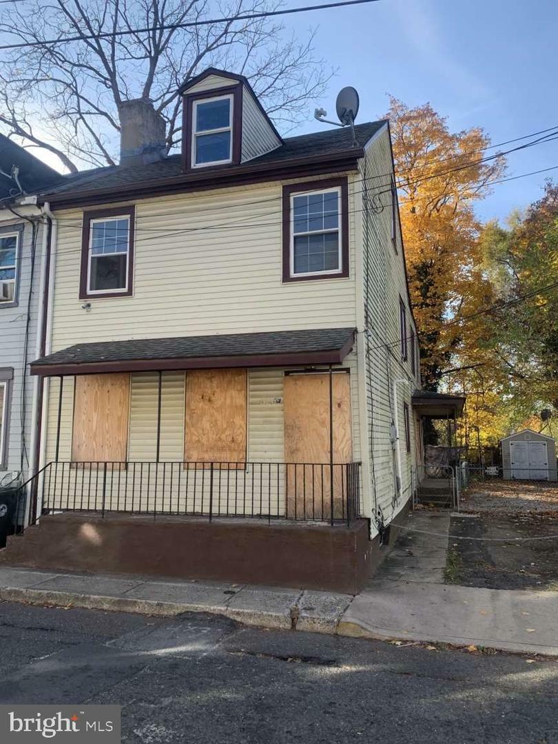 Property Photo:  326 York Street  NJ 08016 