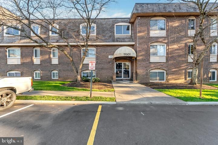 Property Photo:  11901 Tarragon Road E 11901E  MD 21136 