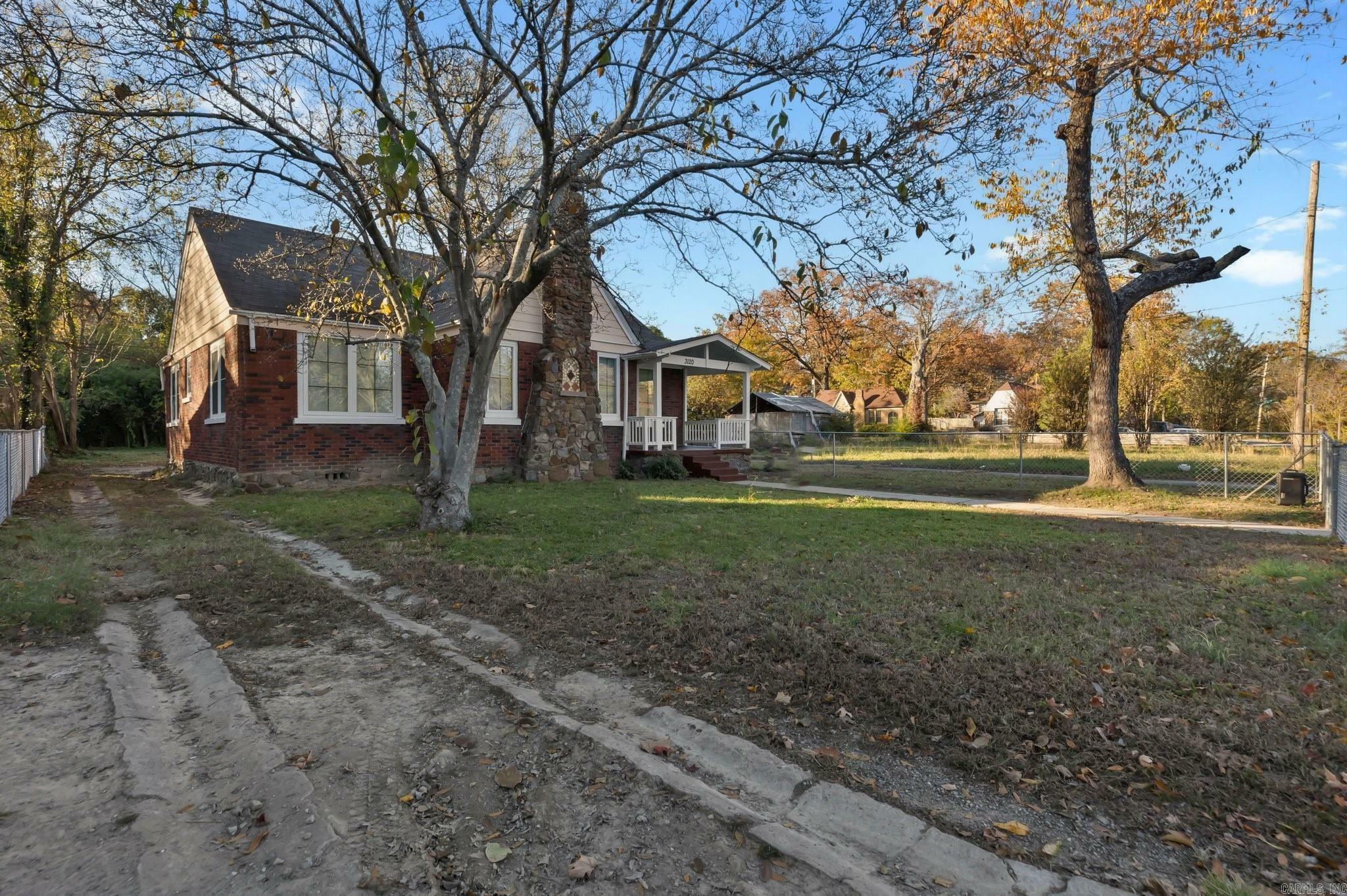 Property Photo:  3120 Madison St  AR 72204 