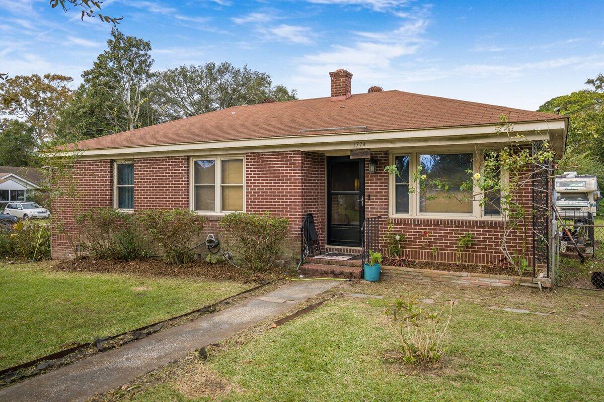 Property Photo: 1774 Lady Ashley Street SC 29412
