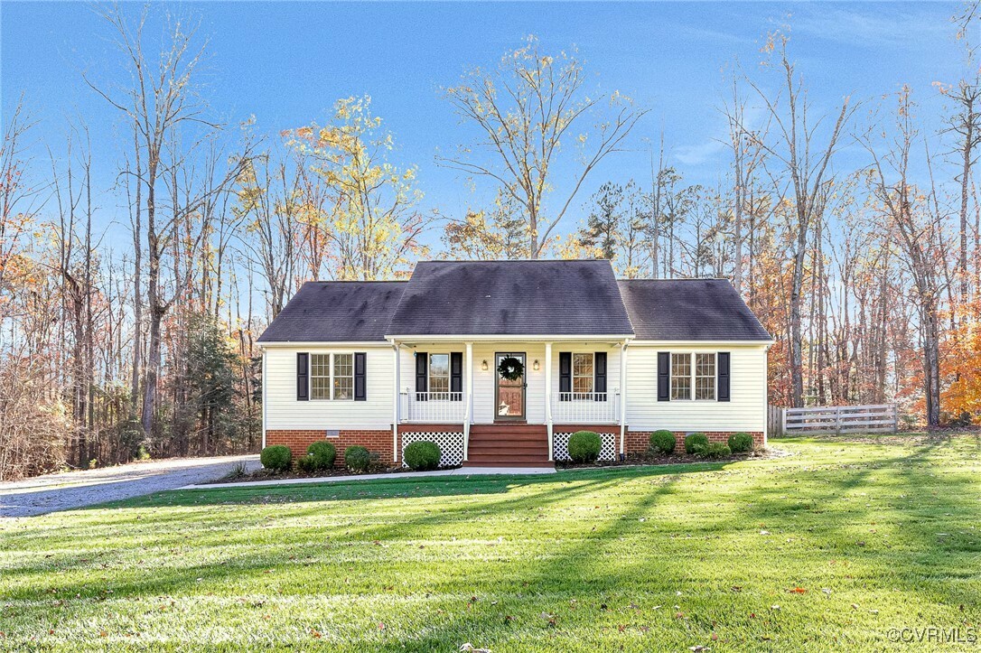 Property Photo:  201 Pleasant View Drive  VA 23009 