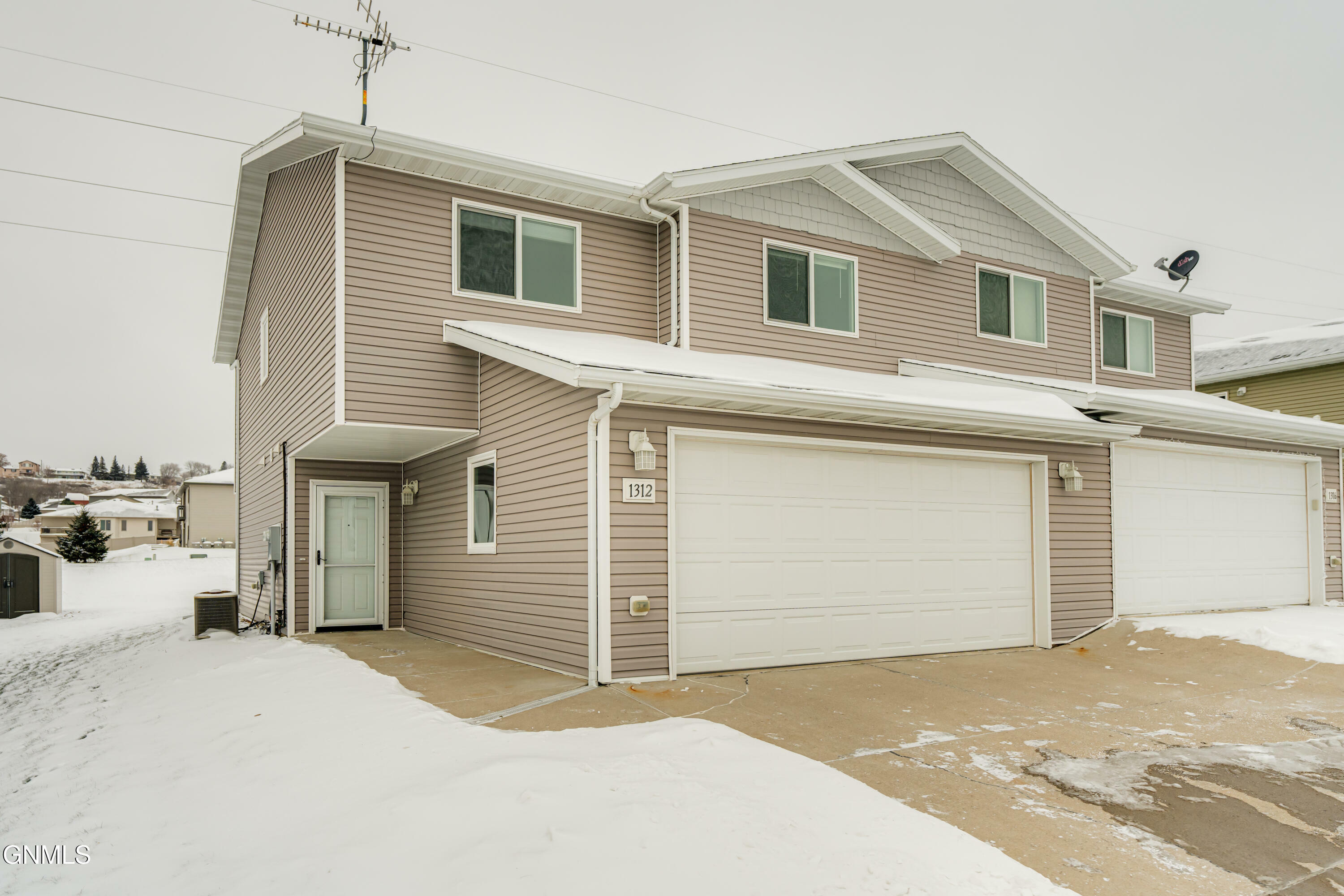 Property Photo:  1312 Sorrento Circle  ND 58501 