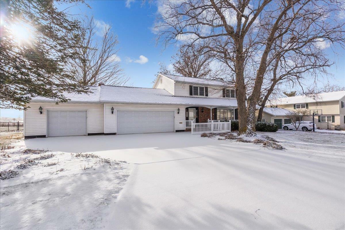 Property Photo:  822 7th St SE  IA 50662 