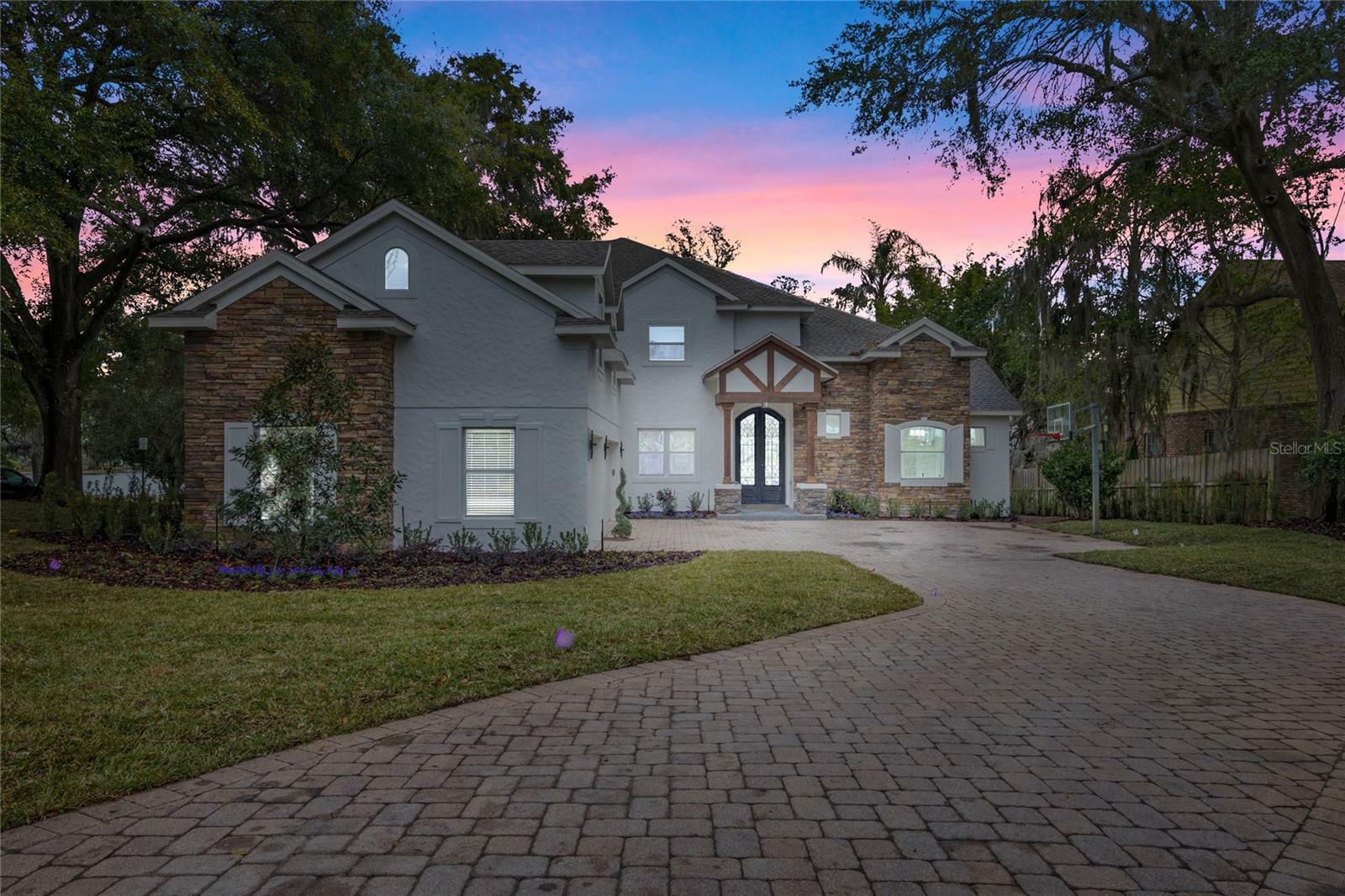 Property Photo: 1003 Oakdale Street FL 34786