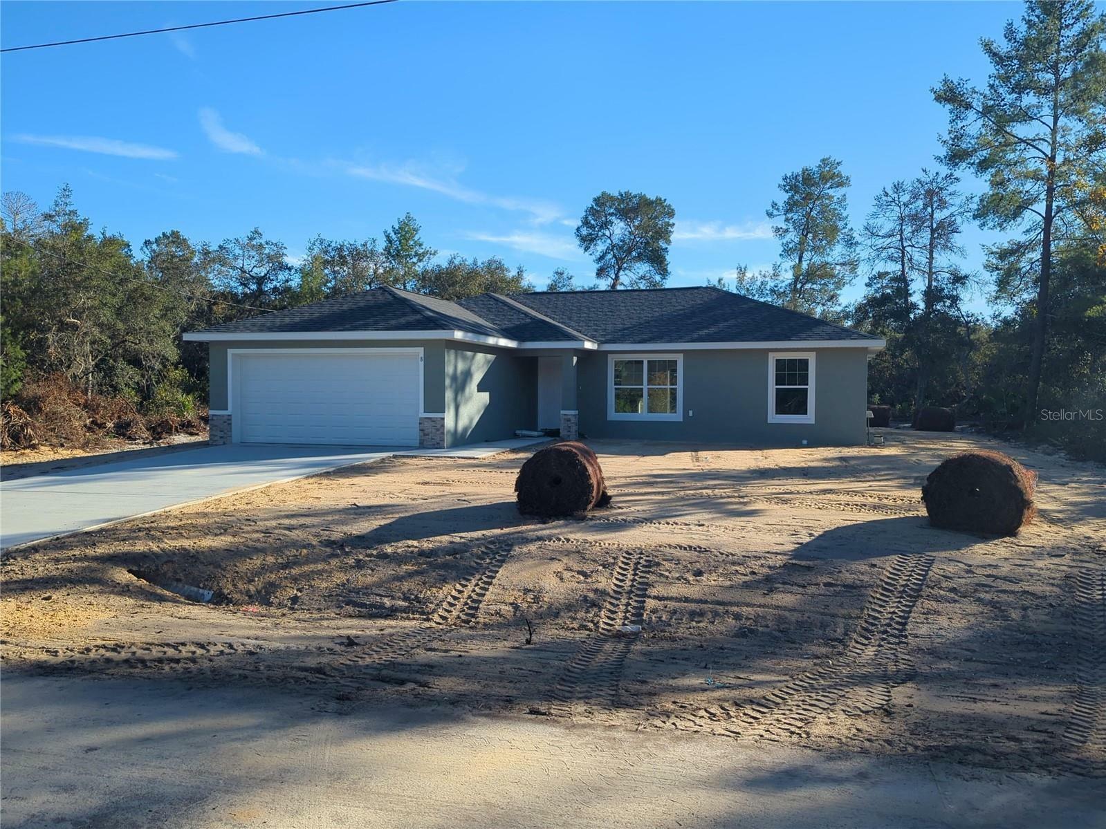Property Photo: 8 Malauka Pass Place FL 32179