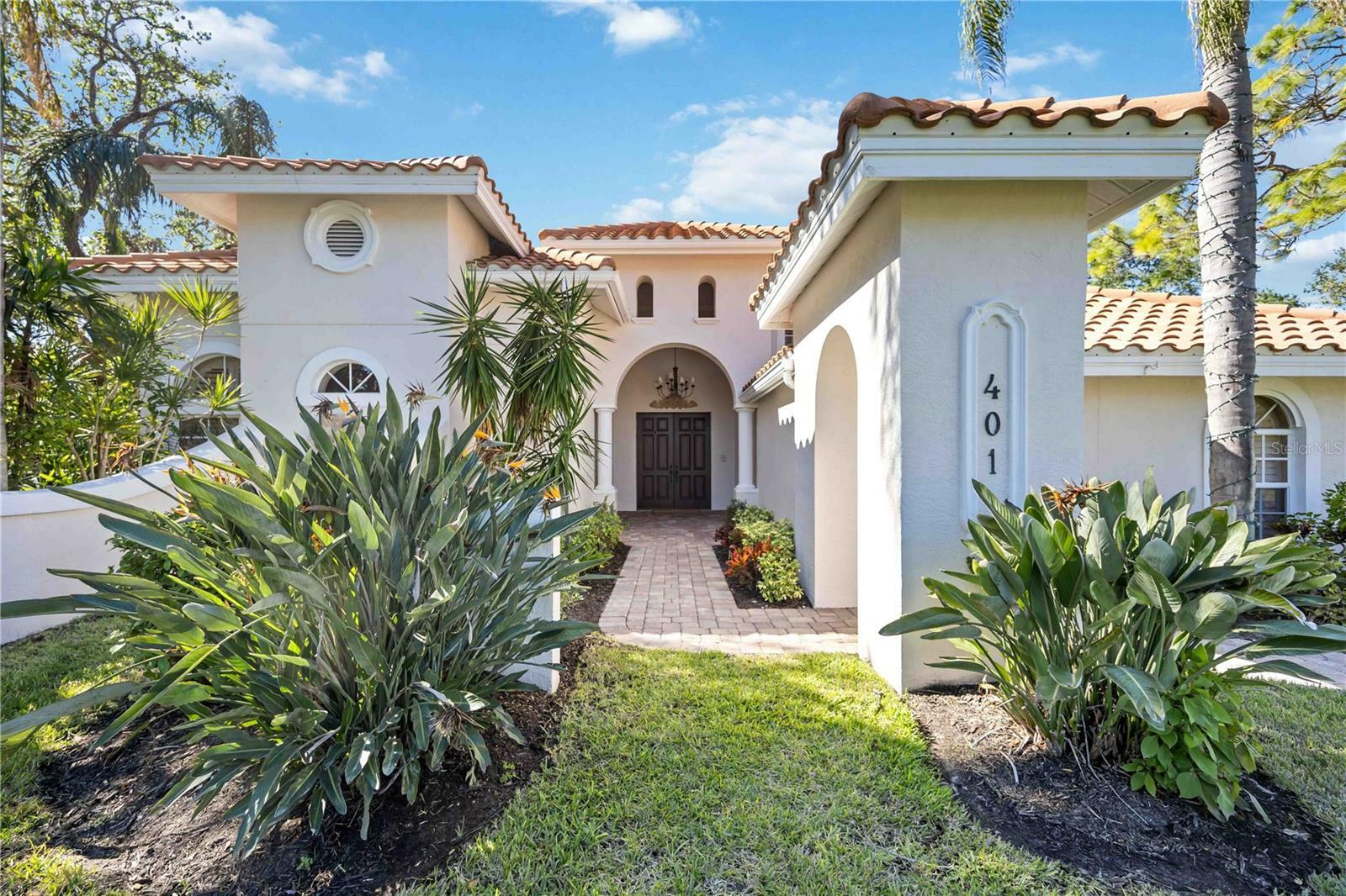 Property Photo:  401 Walls Way  FL 34229 