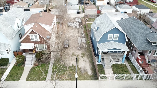 Property Photo:  2116 W Garfield Boulevard  IL 60609 