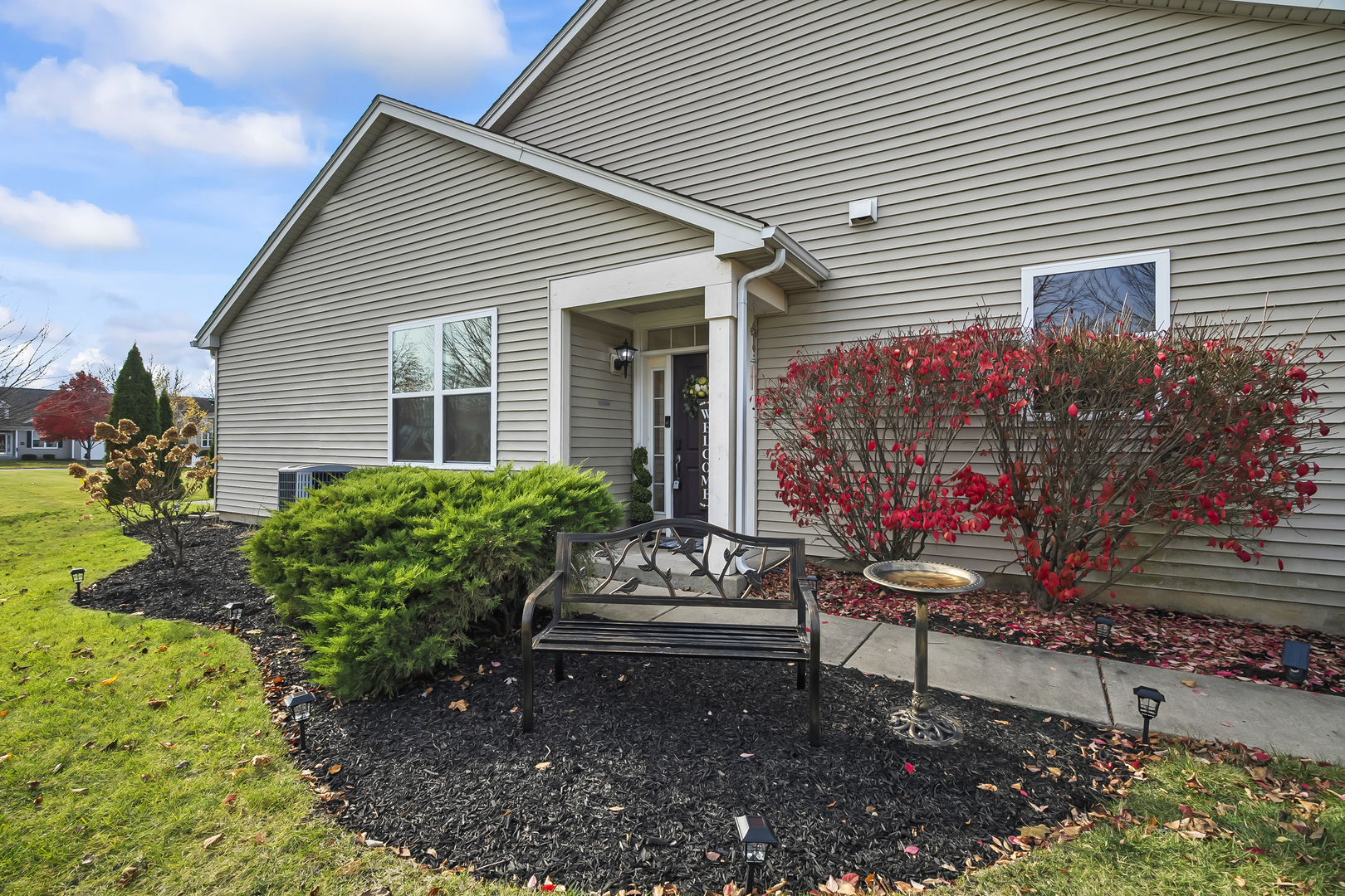 Property Photo:  762 Bellevue Circle  IL 60543 