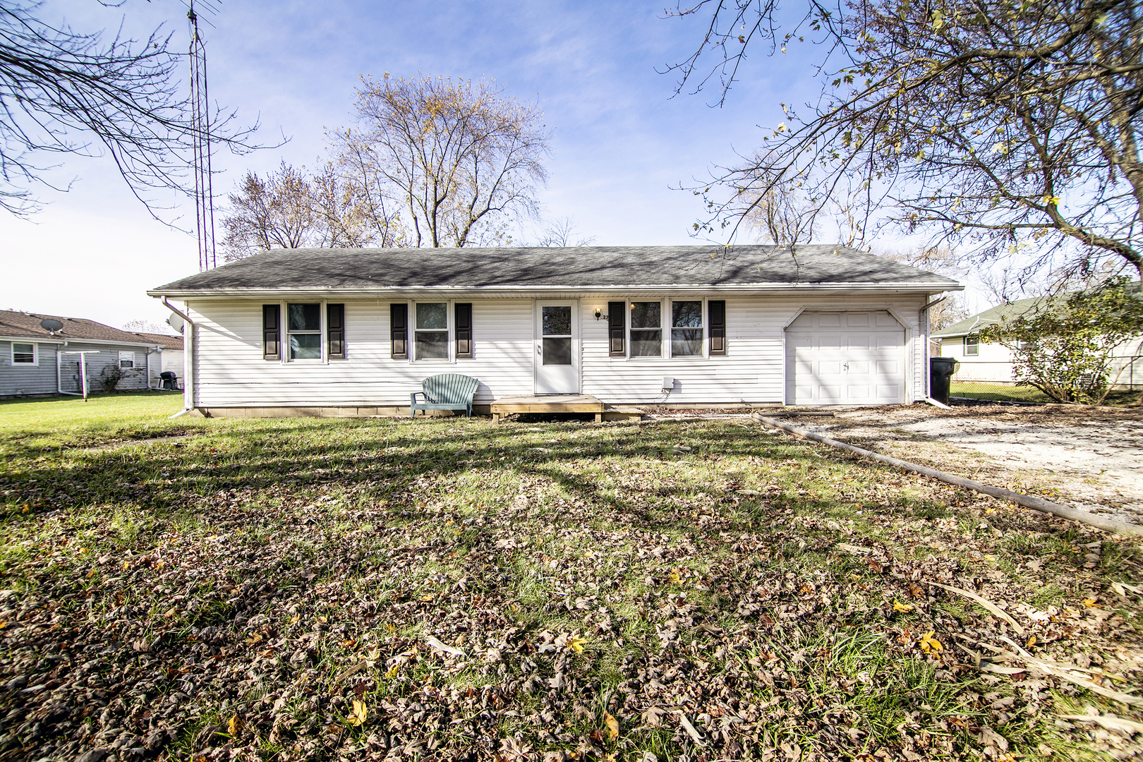 Property Photo:  221 Floyd Drive  IL 60917 