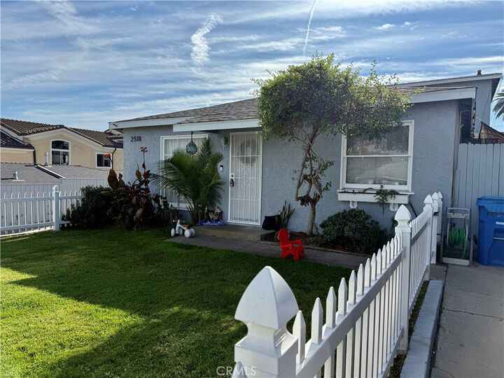 Property Photo: 2518 Gates Avenue A CA 90278