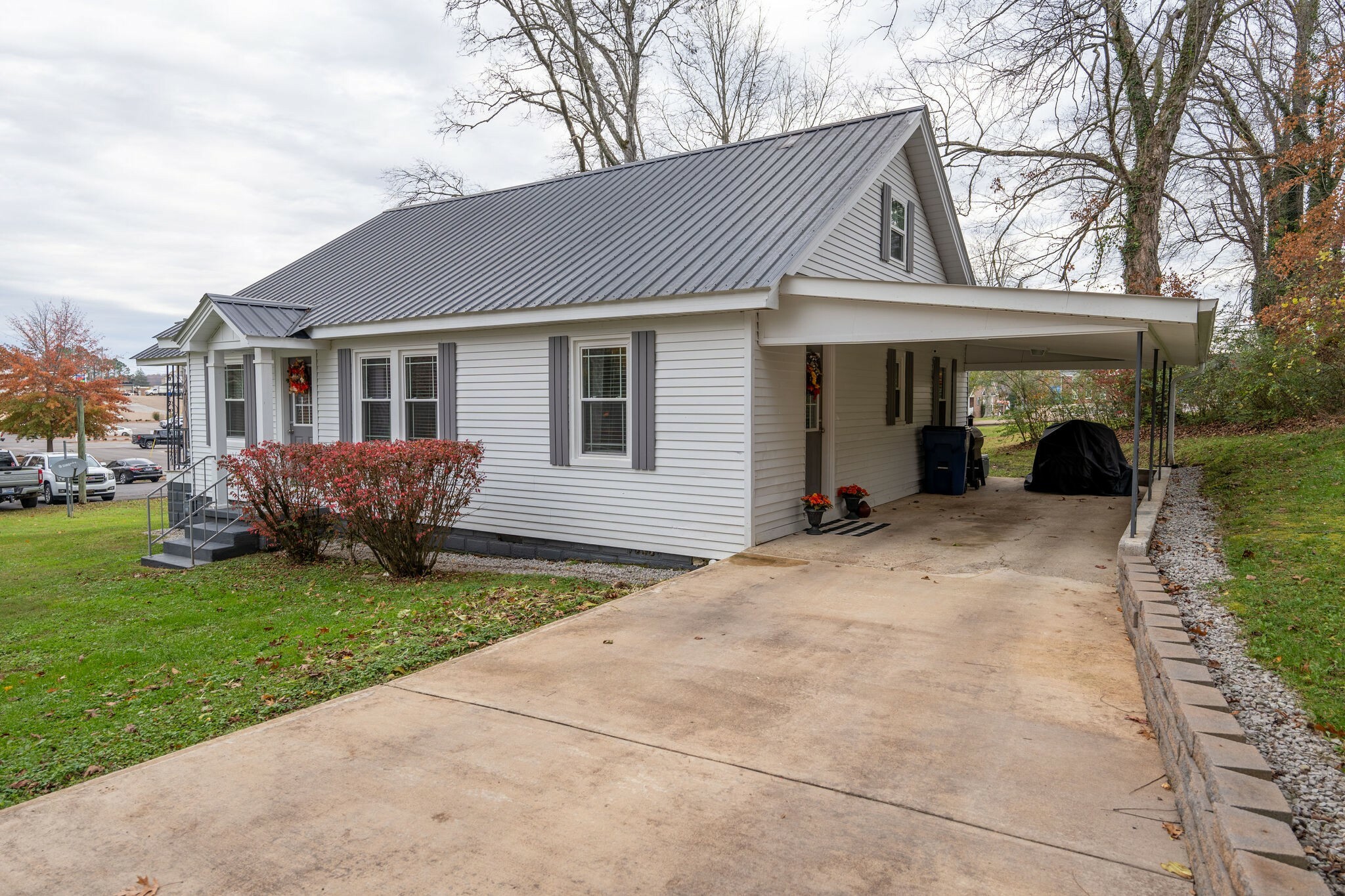 Property Photo:  205 Morris St  TN 38485 