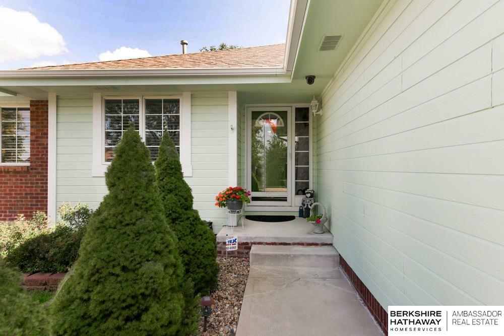 Property Photo:  12161 S 221st Street  NE 68028 