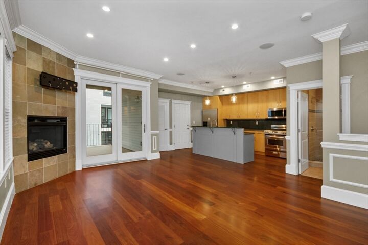 Property Photo:  34 Emerson St 2  MA 02127 