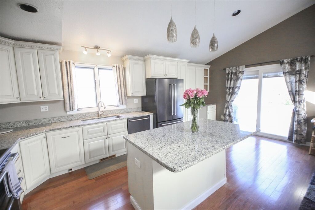 Property Photo:  17 Eskimo Way  MA 01862 