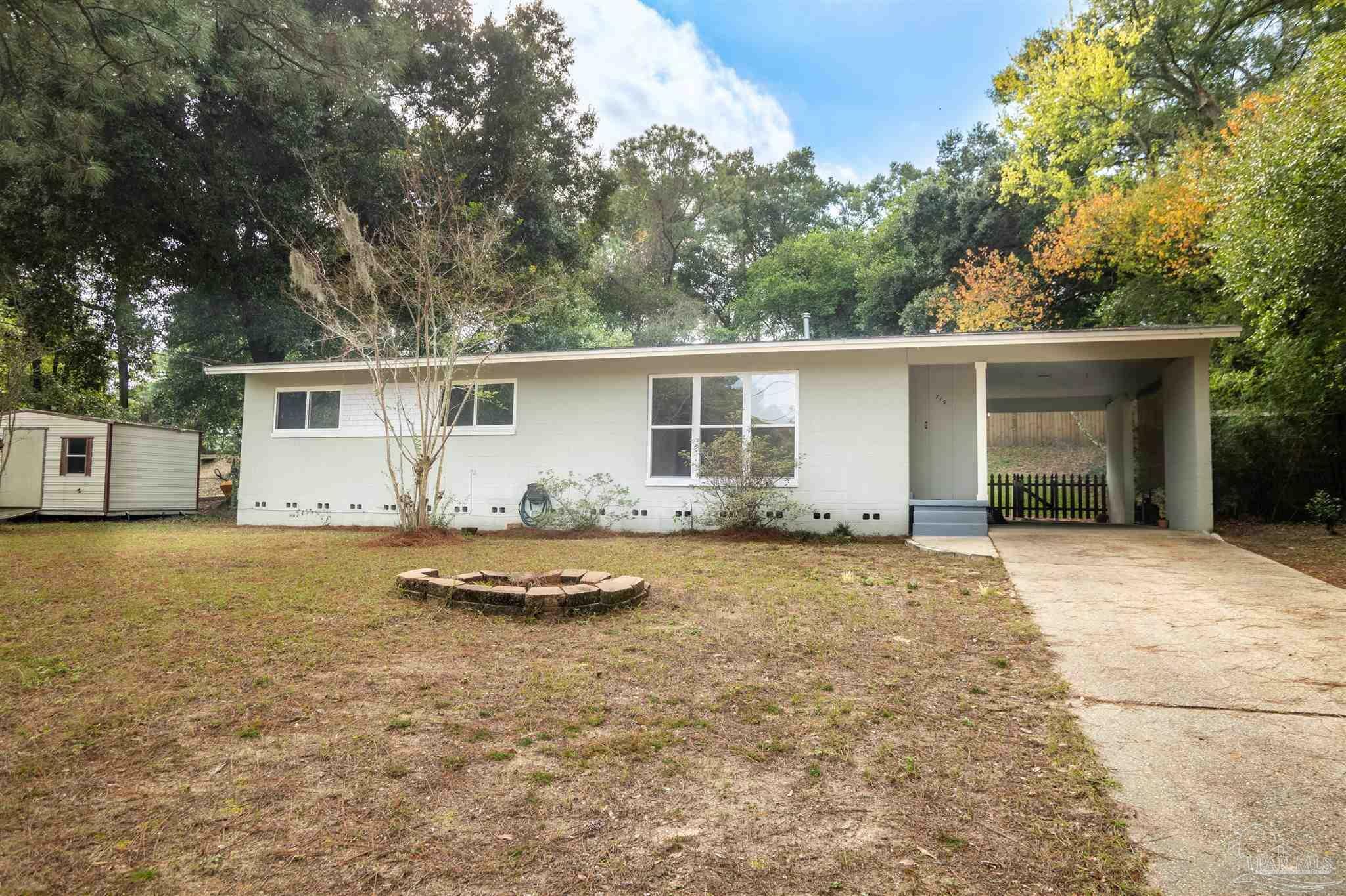 Property Photo:  719 Valley Dr  FL 32503 