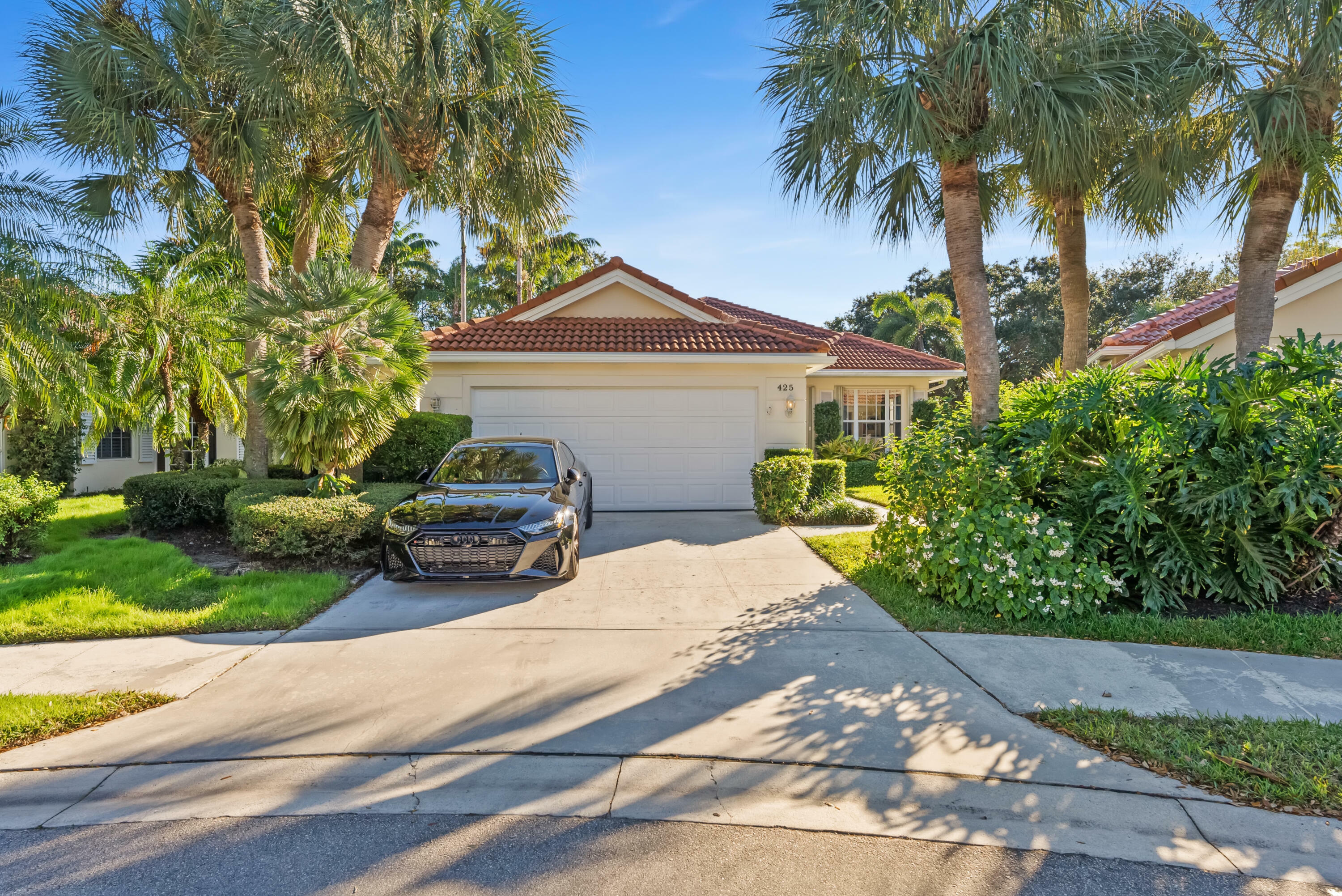 Property Photo:  425 Kelsey Park Drive  FL 33410 