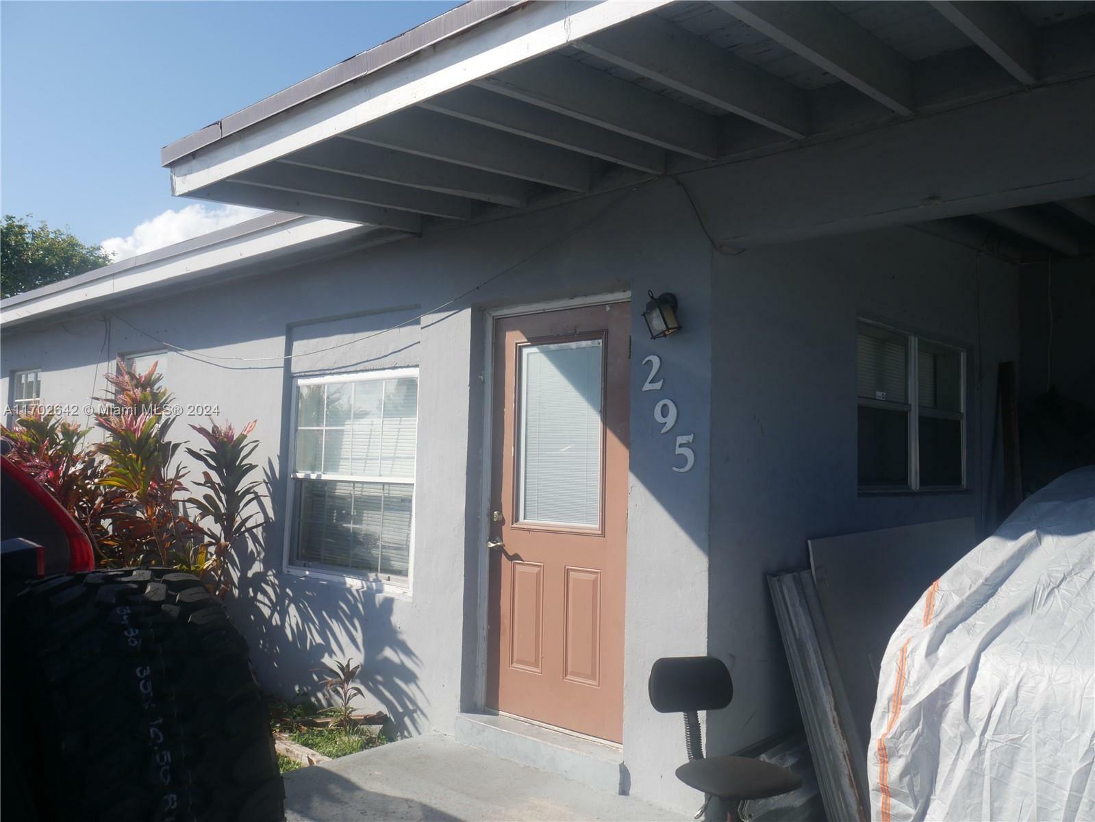 Property Photo:  295 NW 29th Ave  FL 33311 