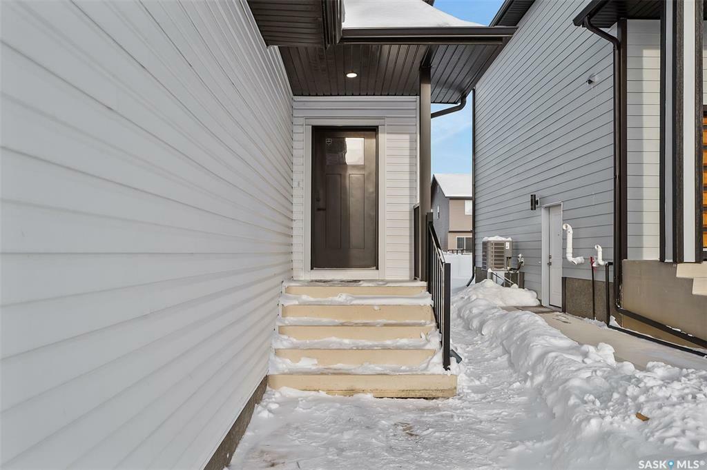 Property Photo:  131 Barrett Street  SK S7W 0Z6 