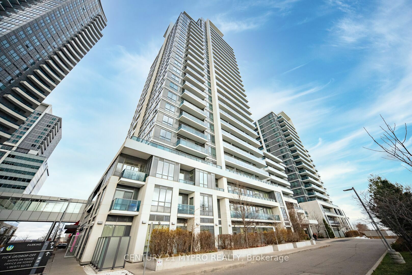 Property Photo:  7165 Yonge St 903  ON L3T 0C9 