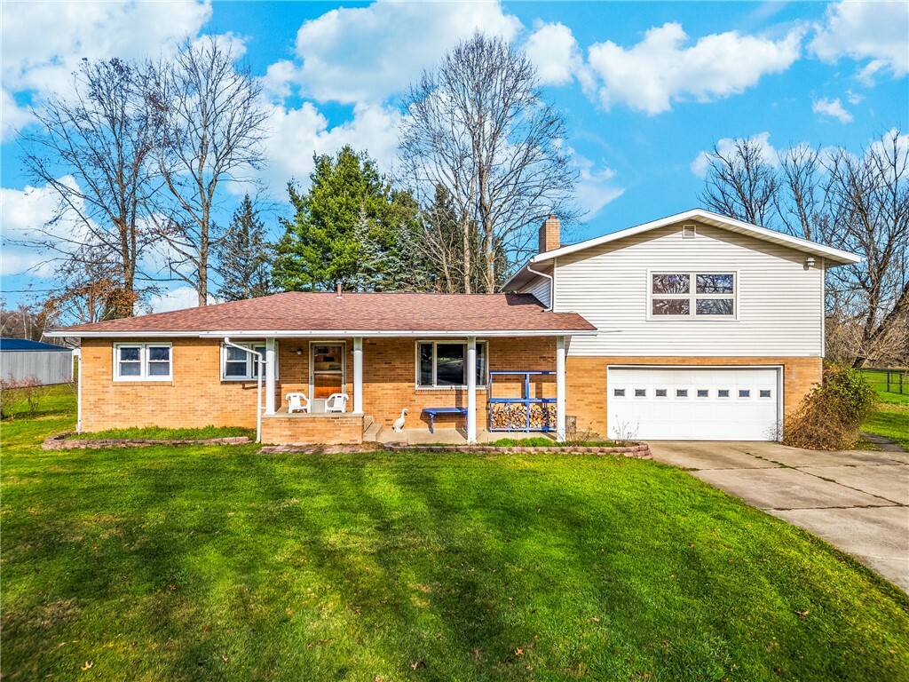 Property Photo:  3215 Hann Hill Road  PA 16148 