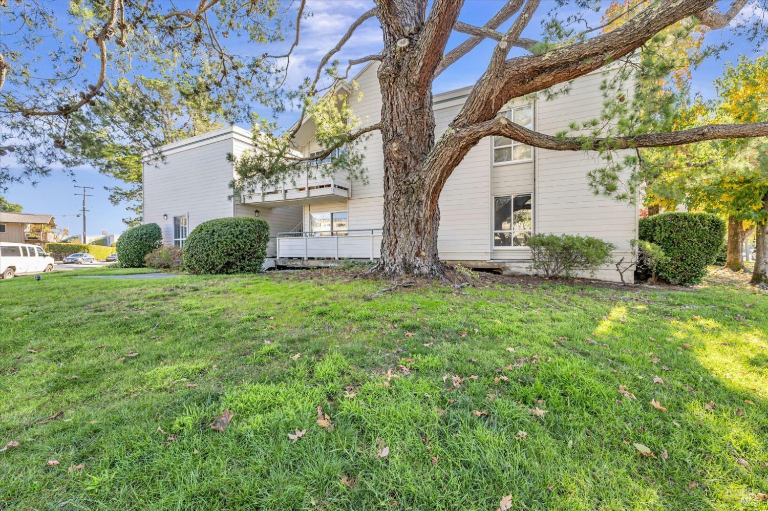 Property Photo:  348 Larkspur Plaza Drive  CA 94939 