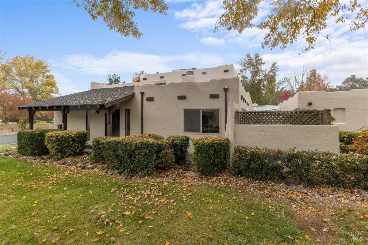 Property Photo:  5258 El Mercado Parkway  CA 95403 