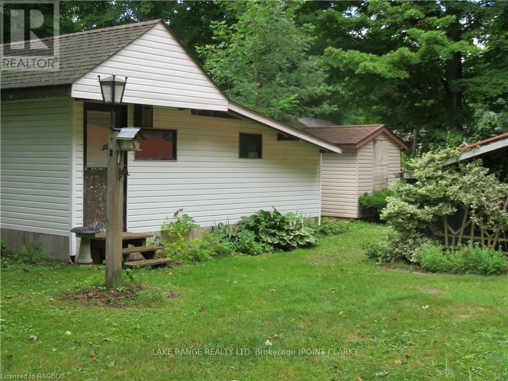 Property Photo:  303 Sauk Court  ON N2Z 2X3 