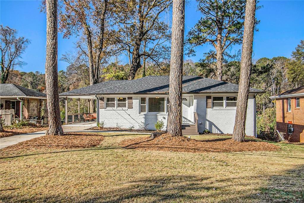 Property Photo: 1723 Capistrana Place GA 30032