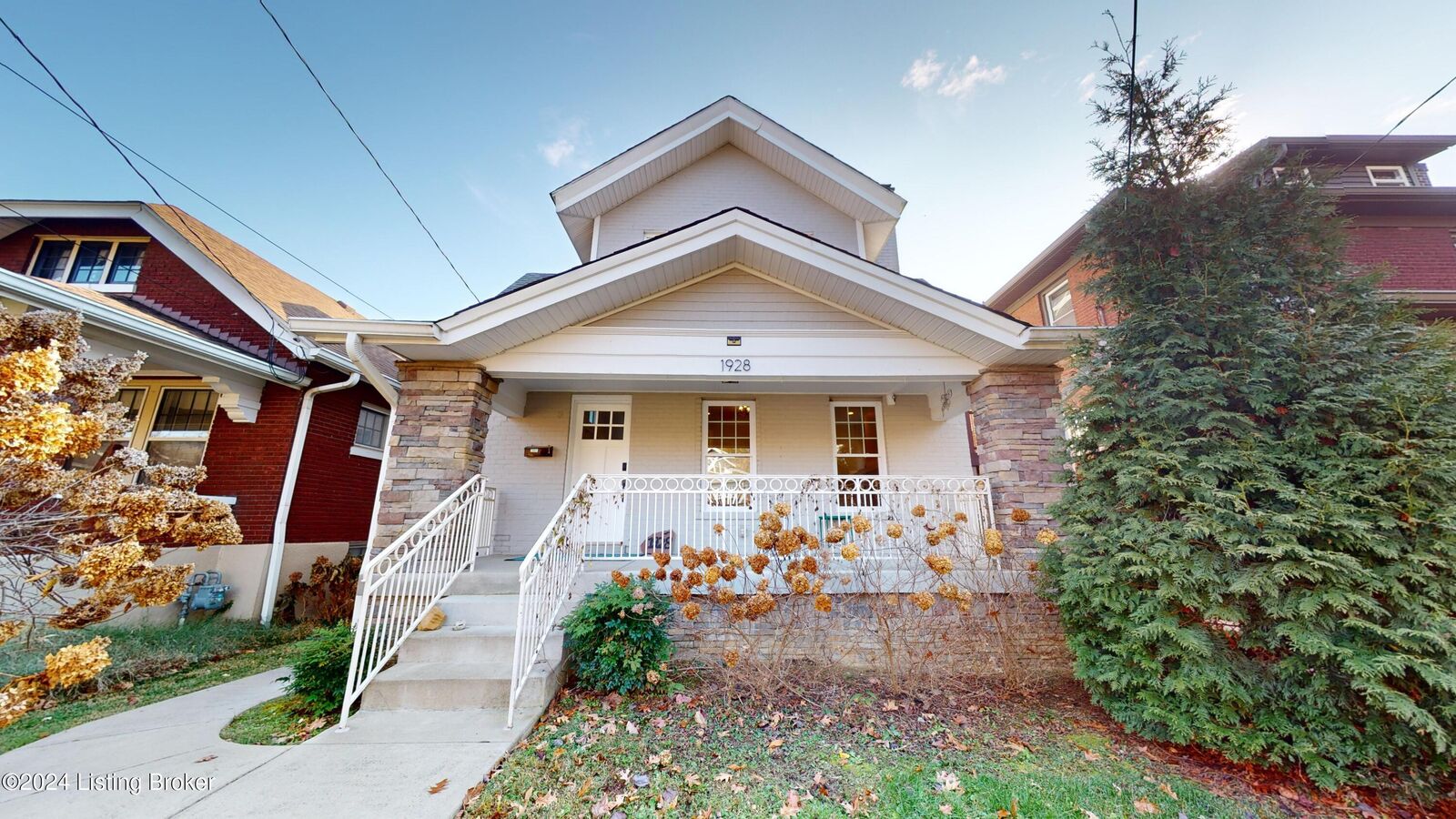 Property Photo:  1928 Roanoke Ave  KY 40205 