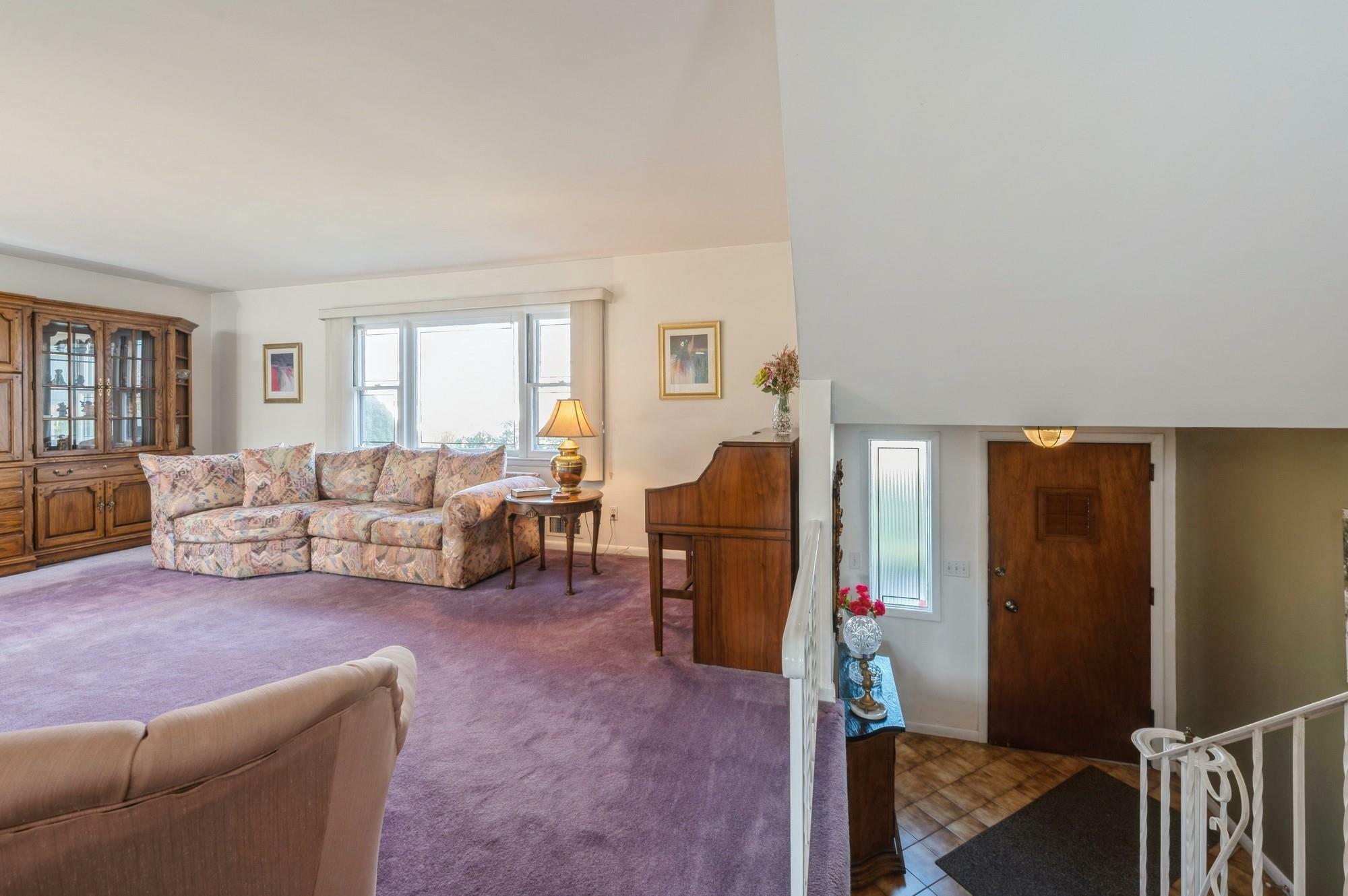 Property Photo:  10 Lawrence Place  NY 10701 