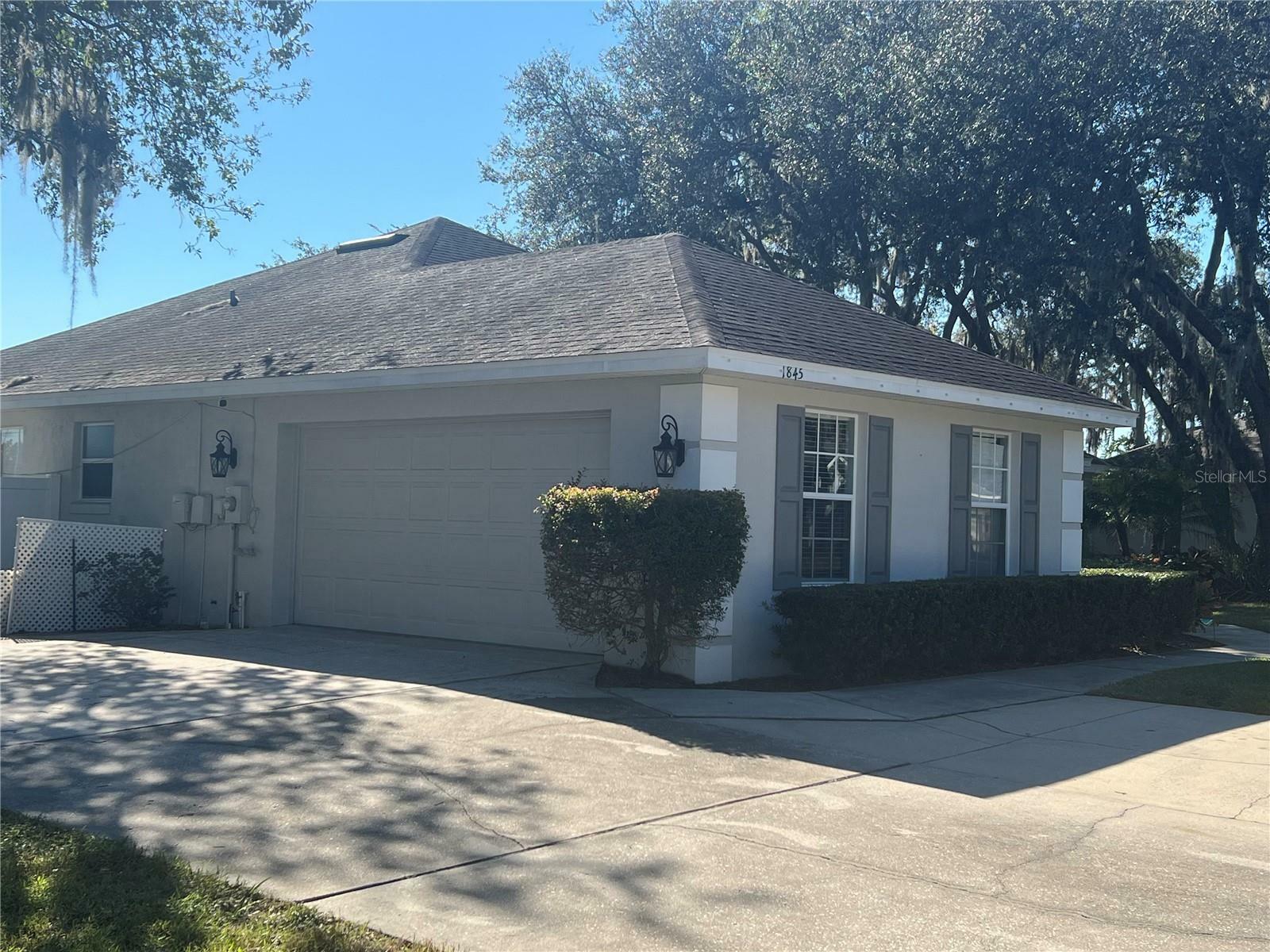 Property Photo:  1845 Farrington Drive  FL 33809 