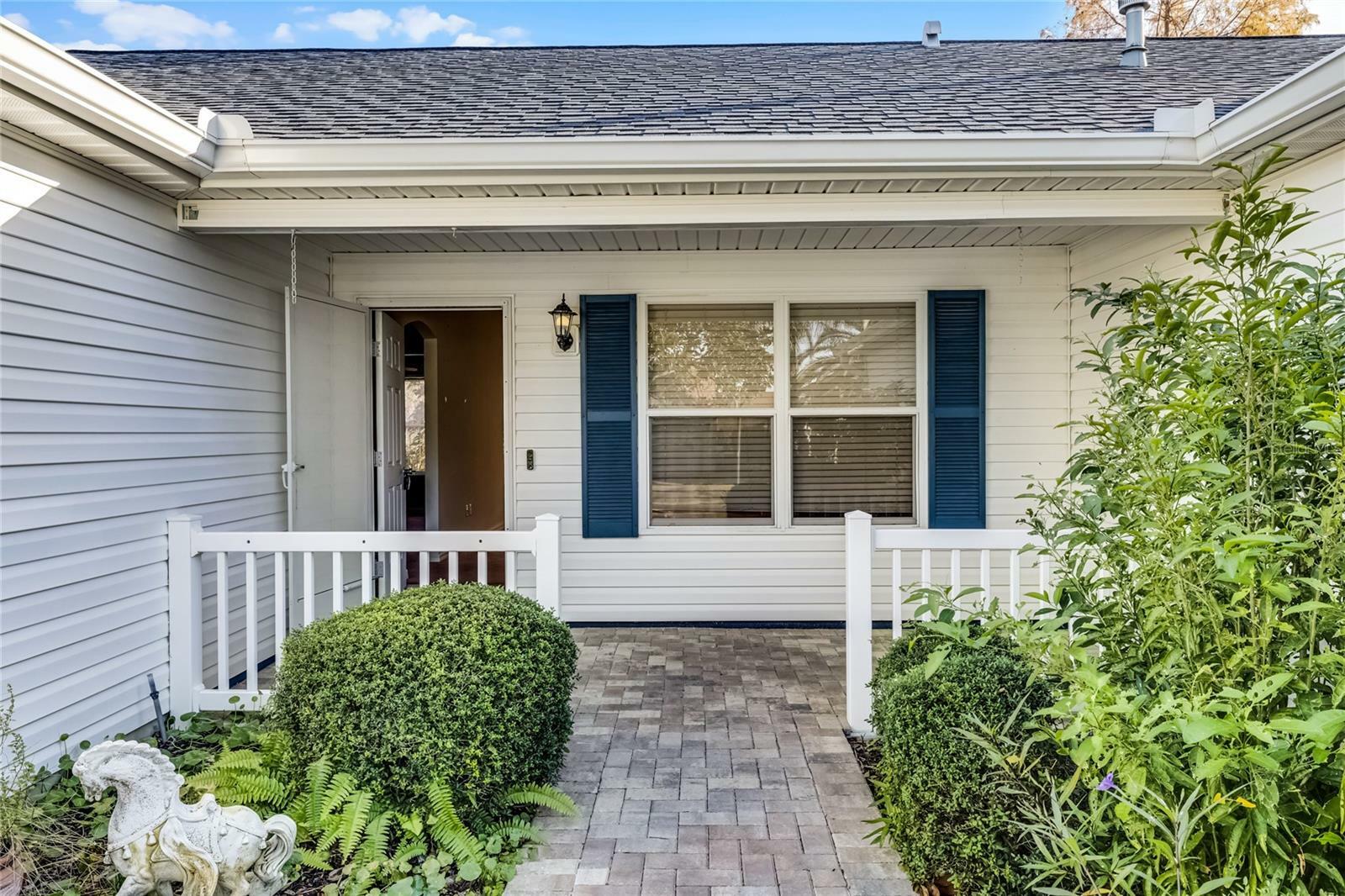 Property Photo: 3623 Worth Circle FL 32162