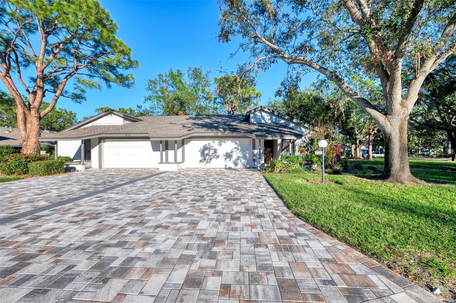 Property Photo:  4765 Oak Forest Drive W 47  FL 34231 