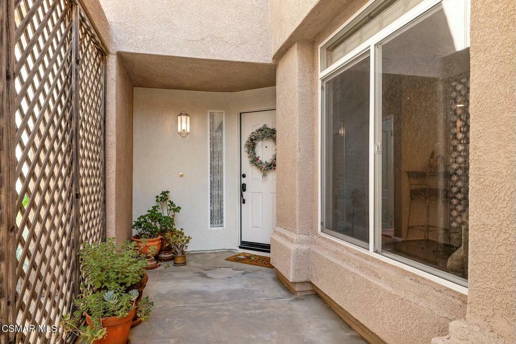 Property Photo:  647 Cardinal Ridge Lane C  CA 93065 