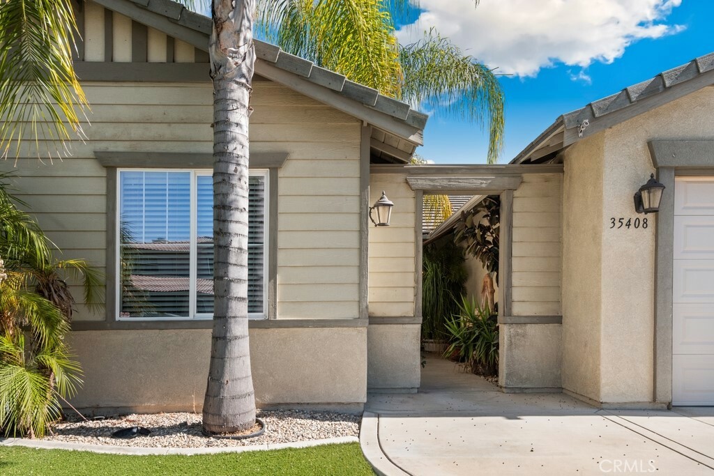 Property Photo:  35408 Daffodil Circle  CA 92596 