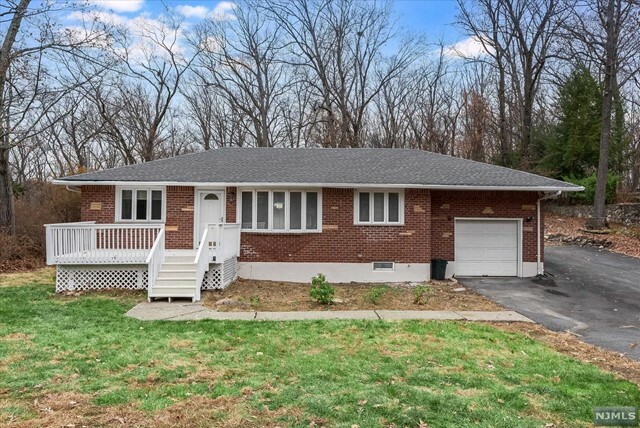 Property Photo:  49 Hillside Drive  NJ 07403 