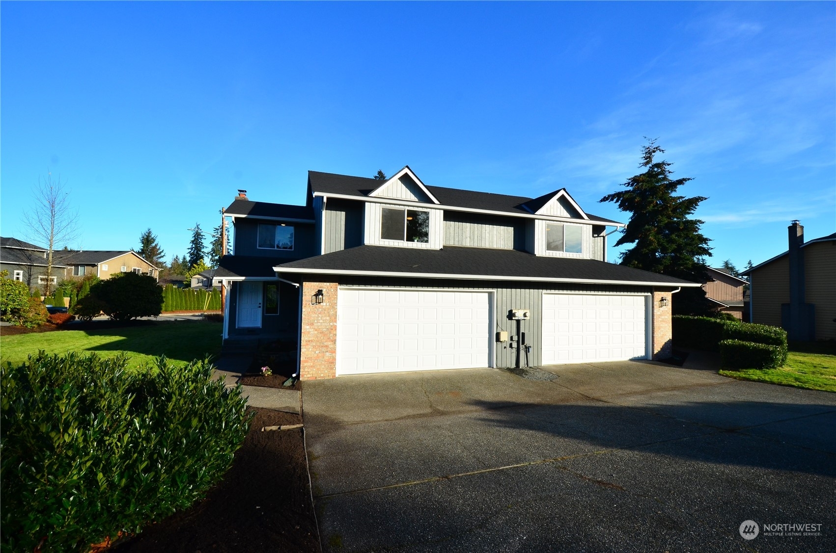 Property Photo:  11517 Meridian Avenue S Ab  WA 98208 