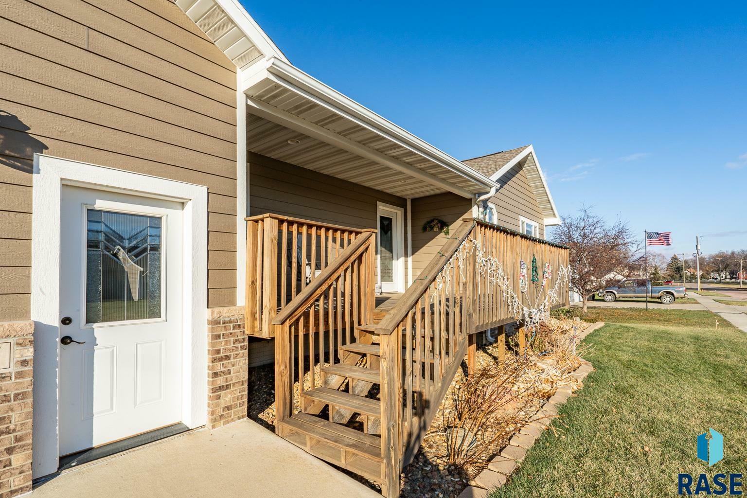 Property Photo:  507 Nebraska St  SD 57014 