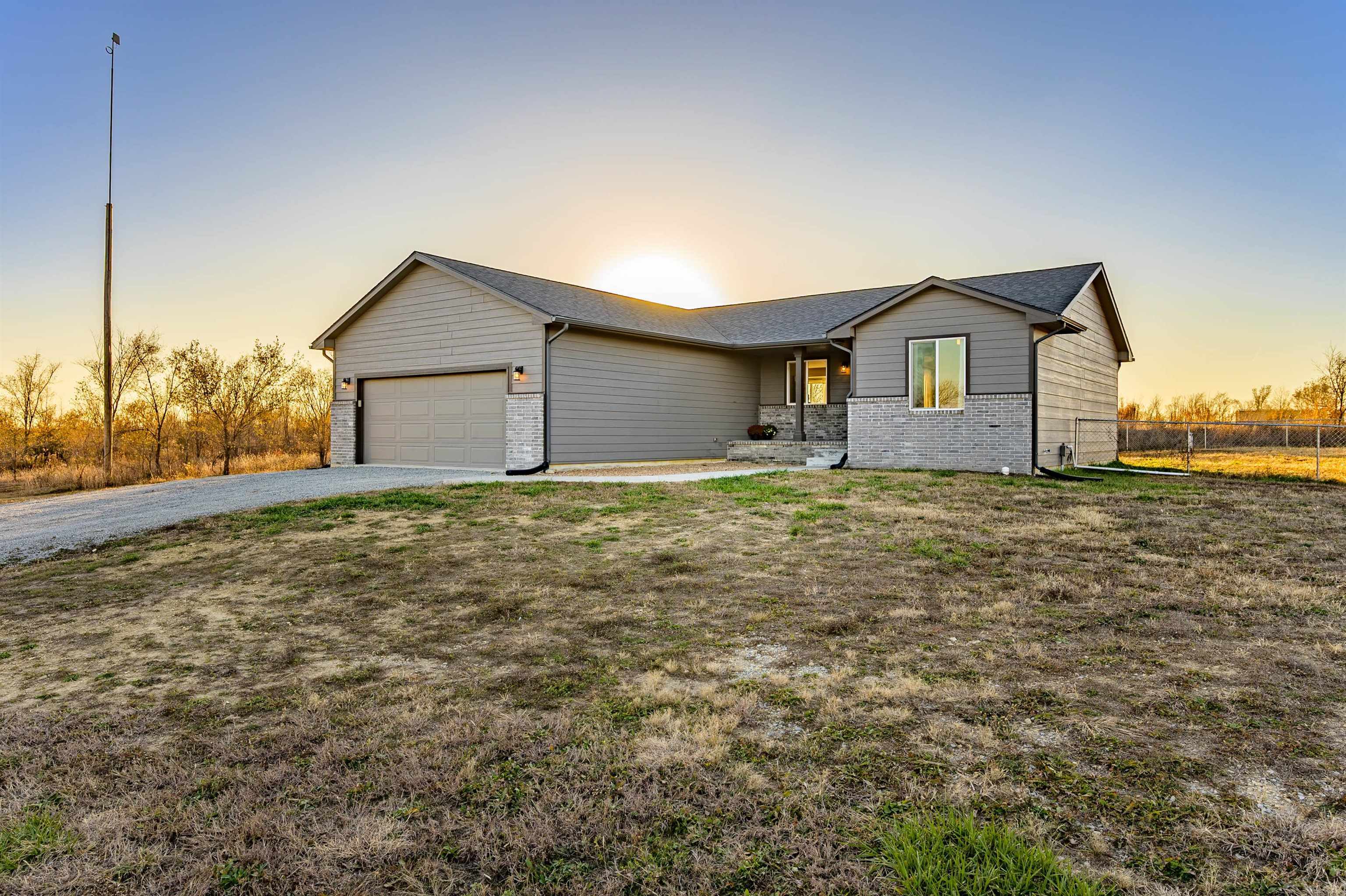 Property Photo:  2101 21st Rd  KS 67146-7568 