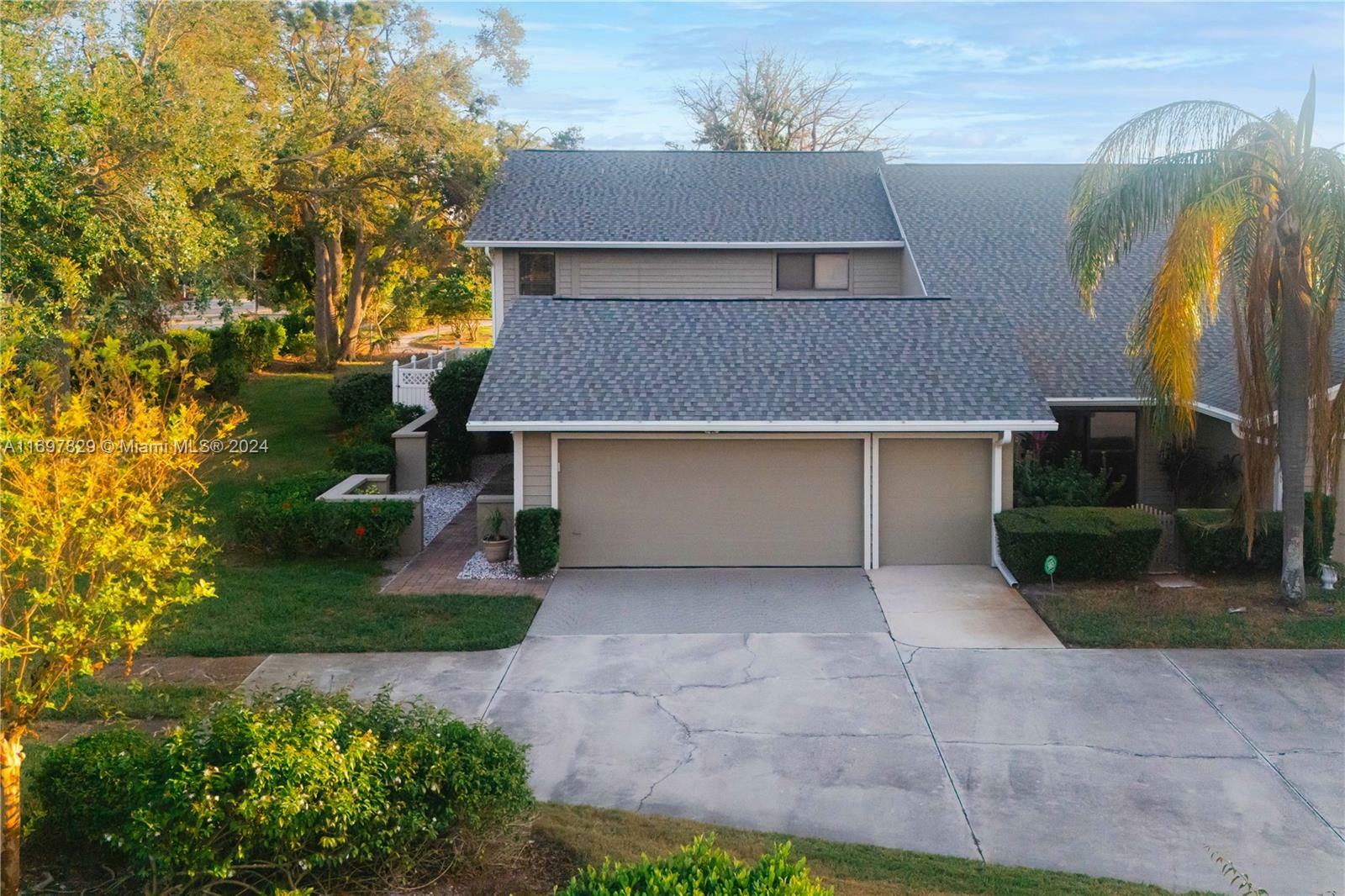 Property Photo:  3401 Avenida Madera B  FL 34210 